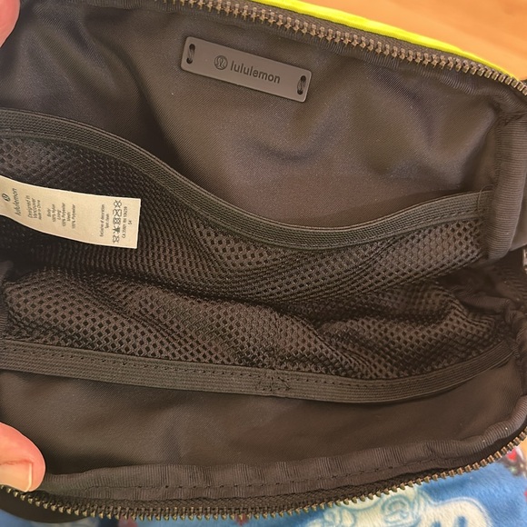 lululemon athletica Neon Green Belt Bag - Picture 3 of 6